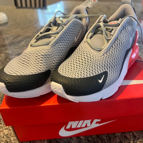Nike air Max 270 - Picture 2 of 3